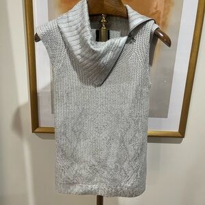 Trouve Sleeveless Modern Sweater